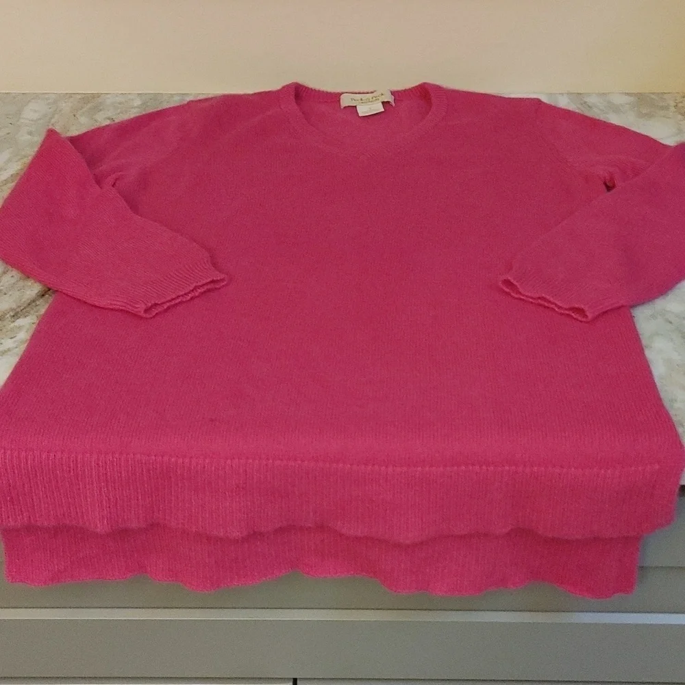 Vintage Peck & Peck Cashmere V Neck Fuchsia Sweater S